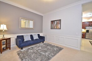 Beautiful Modern Condo, Near Parks-2012