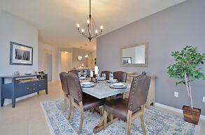 Beautiful Modern Condo, Near Parks-2012