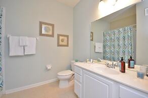 Beautiful Modern Condo, Near Parks-2012