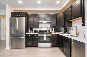 Brand New Modern Vista Cay Reserve Condo - 5008