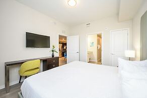 Brand New Modern Vista Cay Reserve Condo - 5008