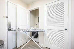 Brand New Modern Vista Cay Reserve Condo - 5008