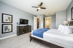 Newly Renovated Premium Condo, Vista Cay - 2002