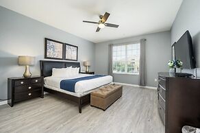 Newly Renovated Premium Condo, Vista Cay - 2002