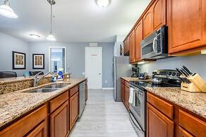 Newly Renovated Premium Condo, Vista Cay - 2002