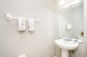 Beautiful Townhome, Vista Cay, Near Parks! 4018