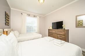 New Beautiful Deluxe Condo, Vista Cay - 3022