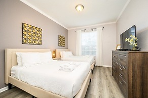 New Beautiful Deluxe Condo, Vista Cay - 3022