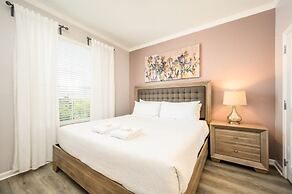 New Beautiful Deluxe Condo, Vista Cay - 3022