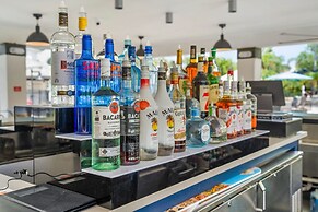 New Beautiful Deluxe Condo, Vista Cay - 3022