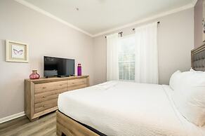 New Beautiful Deluxe Condo, Vista Cay - 3022