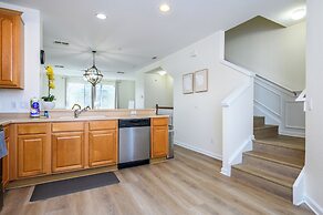 New Listing, Beautiful Townhome, Vista Cay - 4014