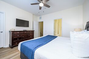 New Listing, Beautiful Townhome, Vista Cay - 4014