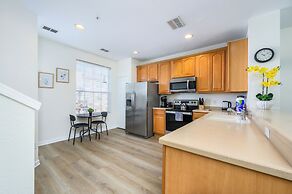 New Listing, Beautiful Townhome, Vista Cay - 4014