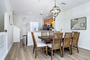 New Listing, Beautiful Townhome, Vista Cay - 4014