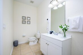 New Listing, Beautiful Townhome, Vista Cay - 4014