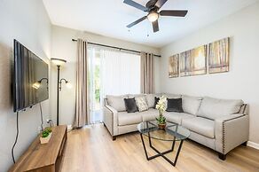 Vista Cay Deluxe Condo, Near the Parks! - 3002