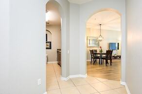 Vista Cay Deluxe Condo, Near the Parks! - 3002