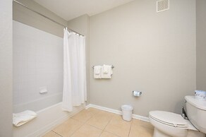 Vista Cay Deluxe Condo, Near the Parks! - 3002