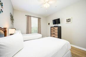 Vista Cay Deluxe Condo, Near the Parks! - 3002