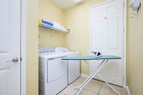 Premium Lake View Condo, Vista Cay - 1005