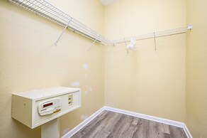 Premium Lake View Condo, Vista Cay - 1005