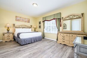 Premium Lake View Condo, Vista Cay - 1005