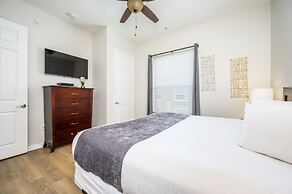 Penthouse Vacation Condo, Near the Parks - 2014