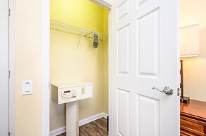 Beautiful Deluxe Condo, Vista Cay - 3015