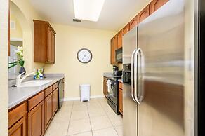 Beautiful Deluxe Condo, Vista Cay - 3015