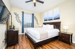 Beautiful Deluxe Condo, Vista Cay - 3023