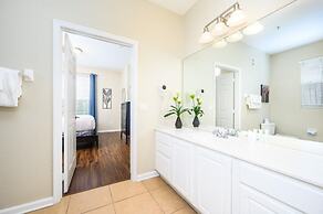 Beautiful Deluxe Condo, Vista Cay - 3023