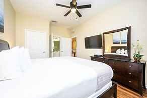Beautiful Deluxe Condo, Vista Cay - 3023