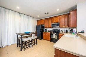 Beautiful Townhome, Near the Parks, Vista Cay-4022