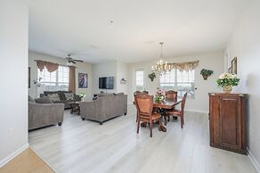 Beautiful Vista Cay Lakeview Condo - 1019