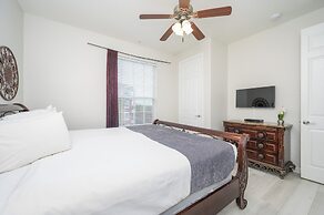 Beautiful Vista Cay Lakeview Condo - 1019