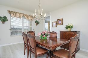 Beautiful Vista Cay Lakeview Condo - 1019