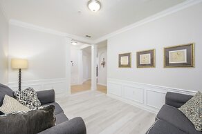 Beautiful Vista Cay Lakeview Condo - 1019