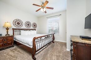 Beautiful Vista Cay Lakeview Condo - 1019