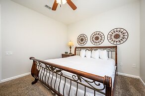 Beautiful Vista Cay Lakeview Condo - 1019