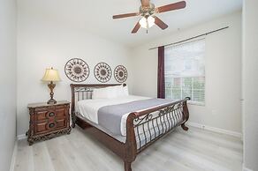 Beautiful Vista Cay Lakeview Condo - 1019