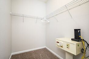 Beautiful Vista Cay Lakeview Condo - 1019