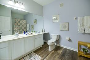 Beautiful Modern Vista Cay Condo, Near Parks-3025