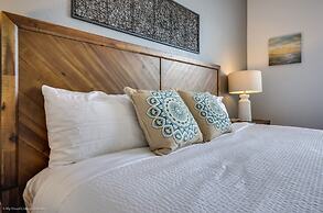 Beautiful Modern Vista Cay Condo, Near Parks-3025