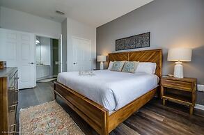 Beautiful Modern Vista Cay Condo, Near Parks-3025