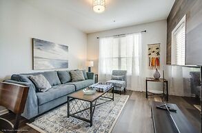 Beautiful Modern Vista Cay Condo, Near Parks-3025