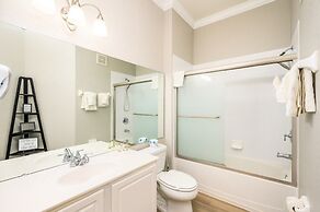 Beautiful Modern Condo - Vista Cay Resort - 2007