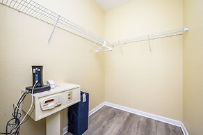 Large Condo With Pool Table, Vista Cay - 2003