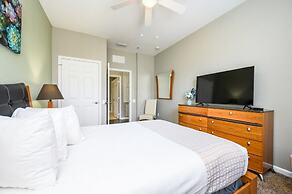 Beautiful Deluxe Condo, Vista Cay - 3024