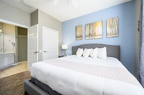 Beautiful Deluxe Condo, Vista Cay - 3024